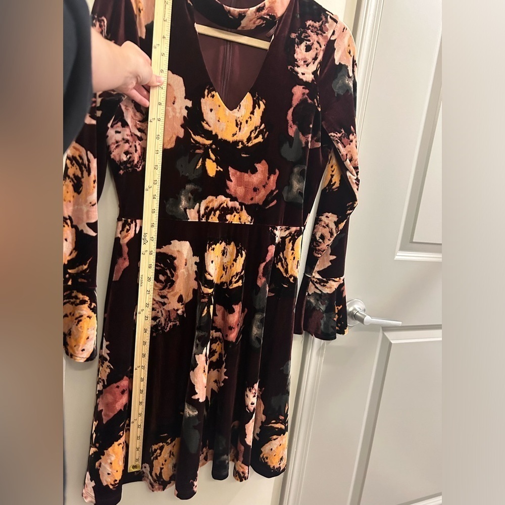 Ivanka Trump Velvet Floral Dress Women’s 8 Long Sleeve Keyhole - Picture 9 of 9